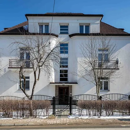 Kasprusie 39 *