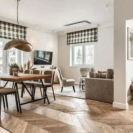 Appartement Kasprusie 39 *